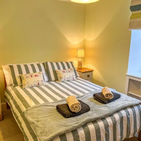 Holiday home Cherry Orchard House By Interhome *