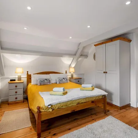 Holiday home Cherry Orchard House By Interhome *